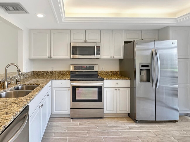 3351 Twin Lakes Terrace in Fort Pierce, FL - Building Photo - Building Photo