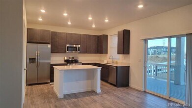 2062 S Fultondale Ct in Aurora, CO - Building Photo - Building Photo