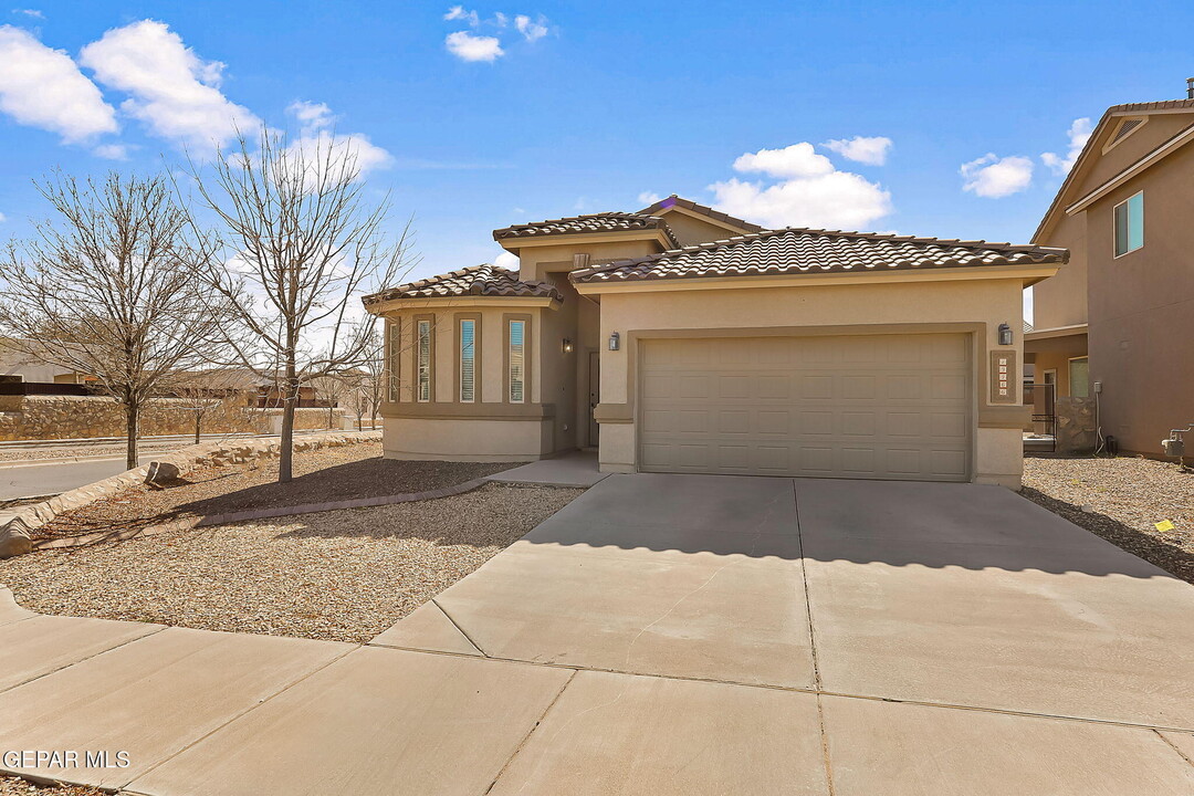 13466 Lawkland St in Horizon City, TX - Building Photo