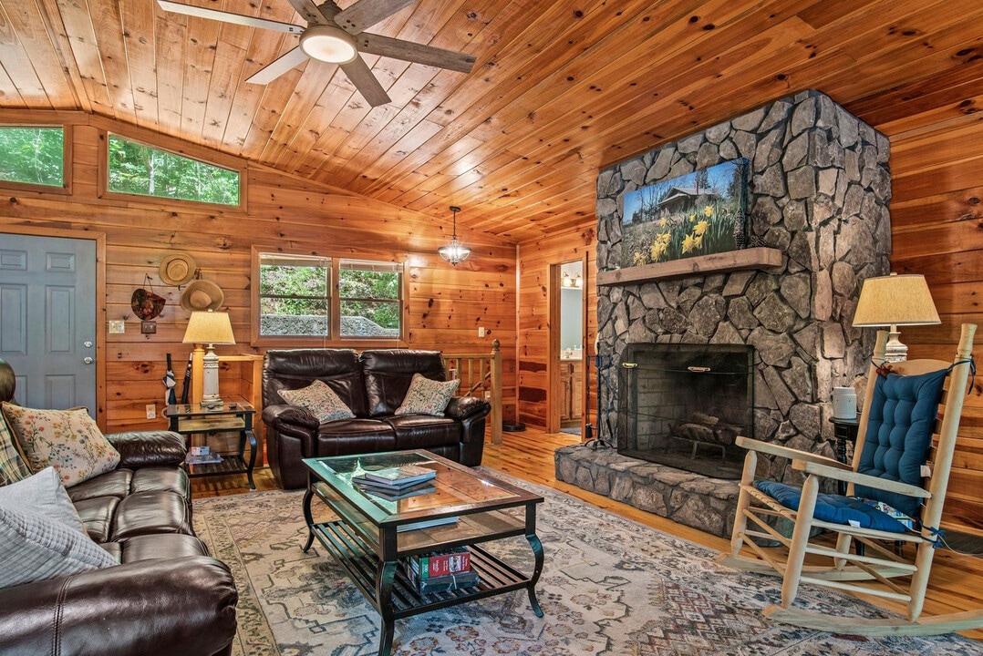 410 Dogwood Ln in Martin, GA - Building Photo