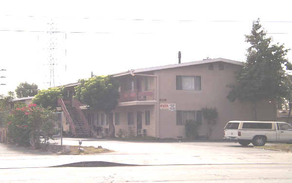 6110-6114 Vineland Ave in North Hollywood, CA - Foto de edificio - Building Photo