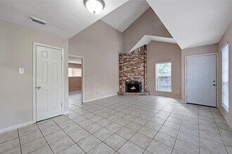 8 W Bigelow Oak Ct in The Woodlands, TX - Building Photo - Building Photo