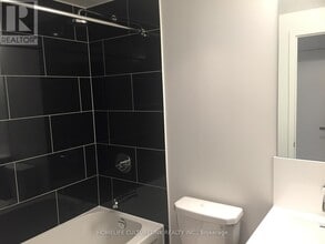 100-3100 Harbour St in Toronto, ON - Building Photo - Building Photo