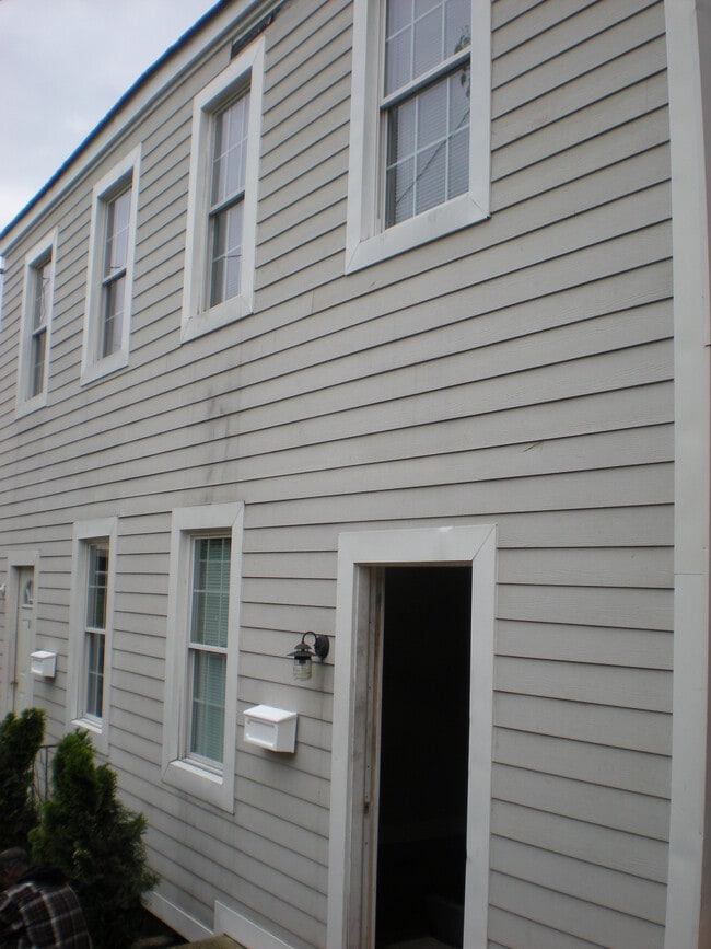 208 Kearsarge St in Pittsburgh, PA - Foto de edificio - Building Photo