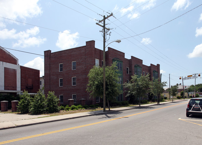 North Central Apartments - Senior Complex in Charleston, SC - Foto de edificio - Building Photo