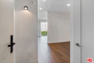 11908 Exposition Blvd in Los Angeles, CA - Building Photo - Building Photo