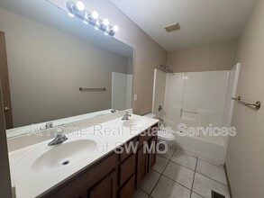 1503 Frosty Dr in Ozark, MO - Building Photo - Building Photo