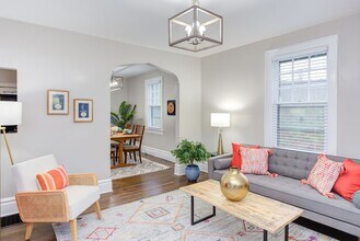 608 W Club Blvd in Durham, NC - Building Photo - Building Photo
