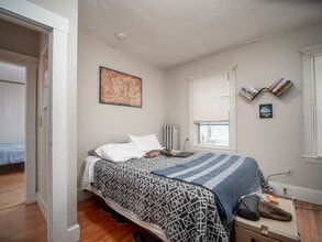 60 Powder House Blvd in Somerville, MA - Building Photo - Building Photo