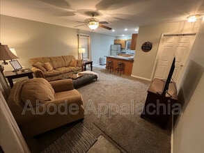 124 Melvina Dr in Pikeville, KY - Building Photo - Building Photo
