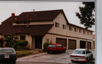 1121-1133 Calle Oriente Apartments