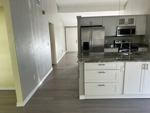 717 Hillpoint Way in Brandon, FL - Building Photo - Building Photo