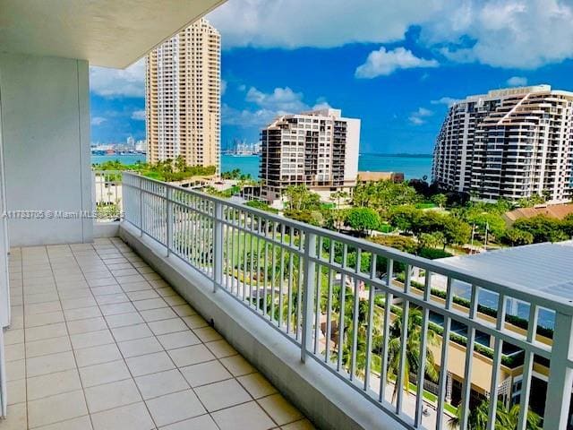 801 Brickell Key Blvd in Miami, FL - Building Photo - Building Photo