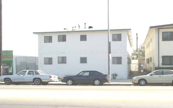 9632 S Western Ave in Los Angeles, CA - Building Photo - Building Photo