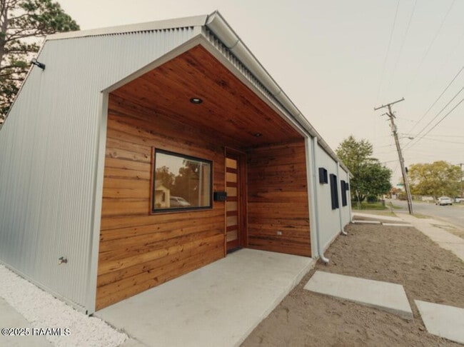 700 S St Antoine St