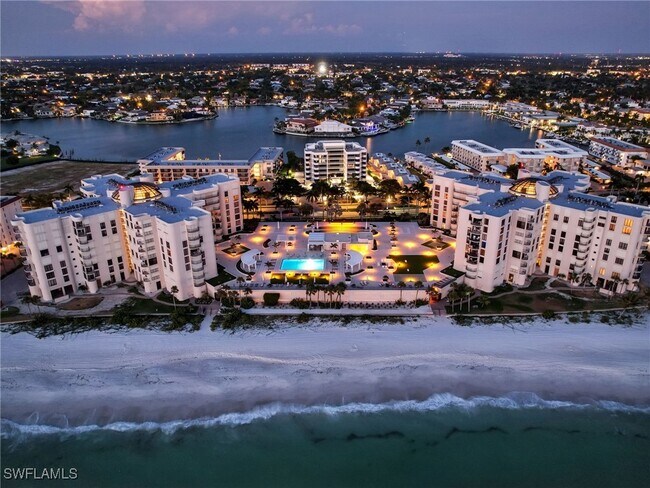 3215 Gulf Shore Blvd N in Naples, FL - Building Photo - Building Photo
