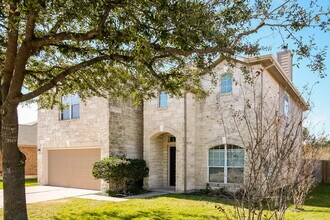 121 Castle Dr in Hutto, TX - Building Photo - Building Photo