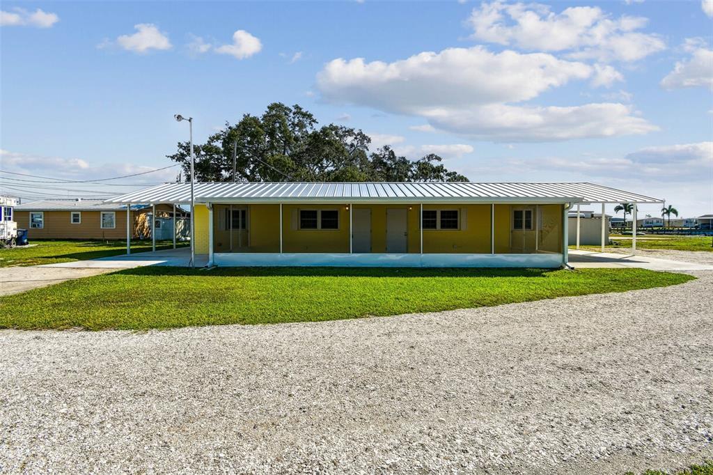 337 4th St W in Palmetto, FL - Building Photo