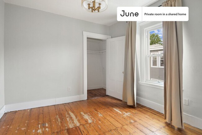 Private bedroom in 4 bed/2.5 bath Home in Boston, MA - Building Photo - Building Photo
