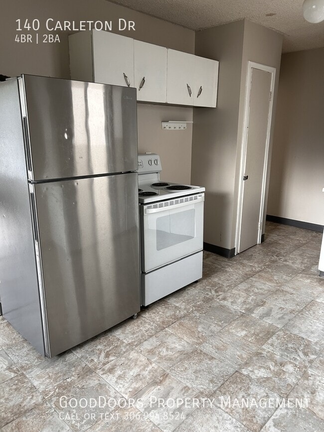 140 Carleton Dr in Saskatoon, SK - Building Photo - Building Photo