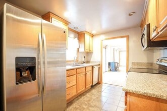 74 Hagan Ave in Westfield, MA - Building Photo - Building Photo