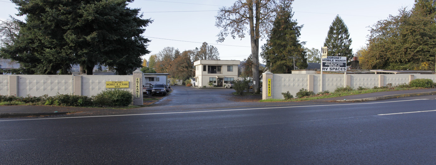 Coronet Mobile Manor in Milwaukie, OR - Building Photo