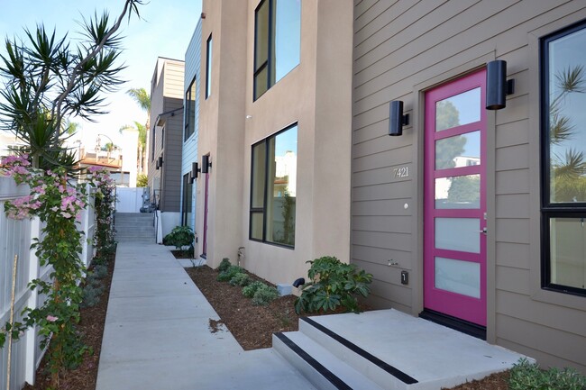 7421 Olivetas Ave in San Diego, CA - Building Photo - Building Photo