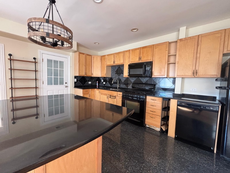 2839 W Nelson St in Chicago, IL - Building Photo