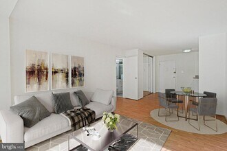 2401 H St NW in Washington, DC - Building Photo - Building Photo