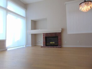 34 Shorewood Ct in Richmond, CA - Building Photo - Building Photo