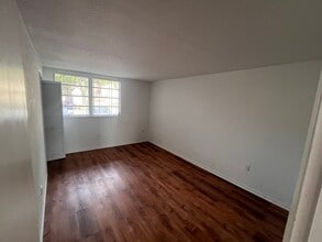 9137 Fontainebleau Blvd in Miami, FL - Building Photo - Building Photo