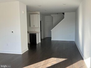 239 Lewis Fisher Dr in Ewing Township, NJ - Foto de edificio - Building Photo