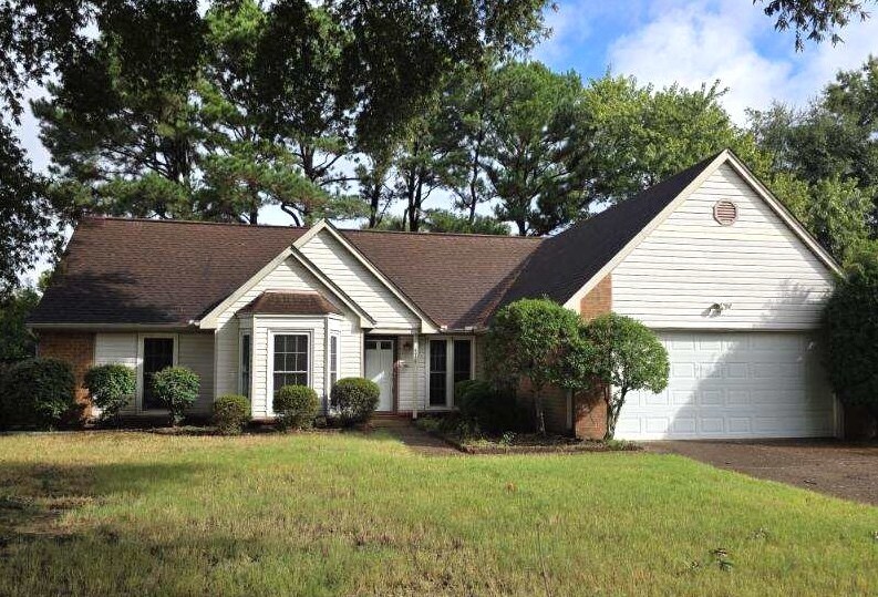 6972 Crestridge Rd in Memphis, TN - Building Photo
