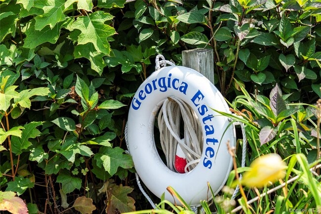 45 Huckleberry Ln in East Hampton, NY - Building Photo - Building Photo