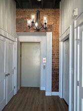 100 W Union St, Unit Cornwell Building in Morganton, NC - Building Photo - Building Photo