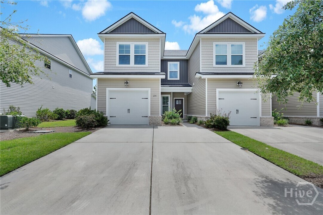 235 Sonoma Dr in Pooler, GA - Building Photo