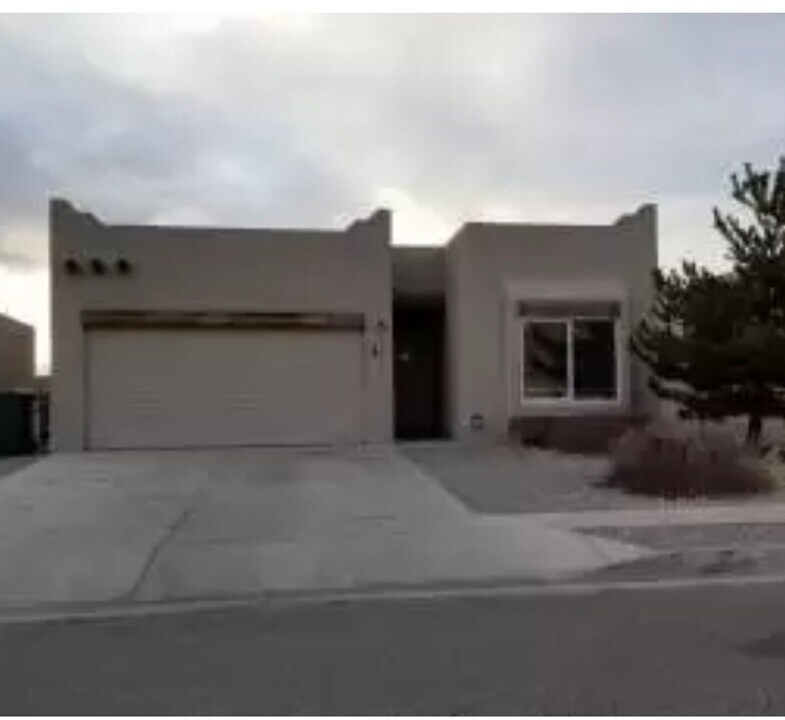 3521 Old Mill Rd in Rio Rancho, NM - Building Photo