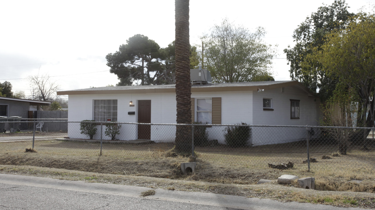 2417-2425 W Montebello Ave in Phoenix, AZ - Building Photo