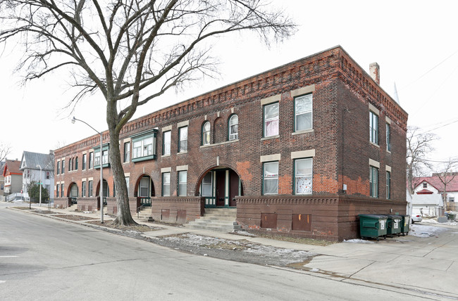 1223-1237 S 8th St in Milwaukee, WI - Building Photo - Building Photo