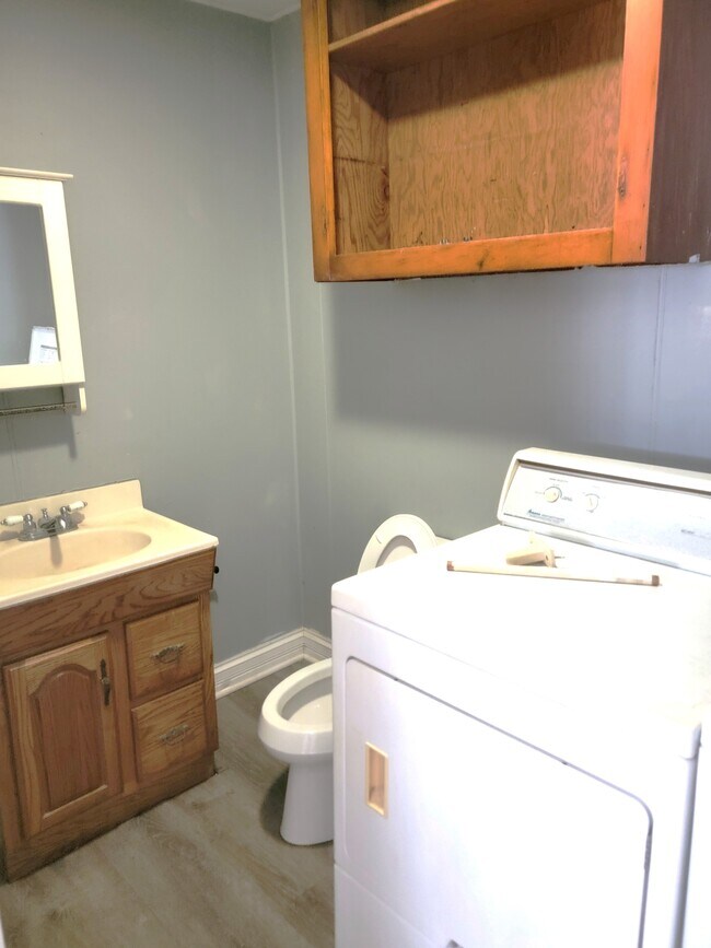 319 N Hugh St in Plano, IL - Building Photo - Building Photo