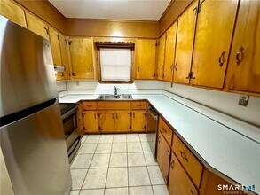 492 Stanley St in New Britain, CT - Building Photo - Building Photo