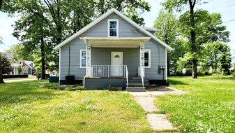 111 Demorest Ave in Woodbridge Township, NJ - Building Photo