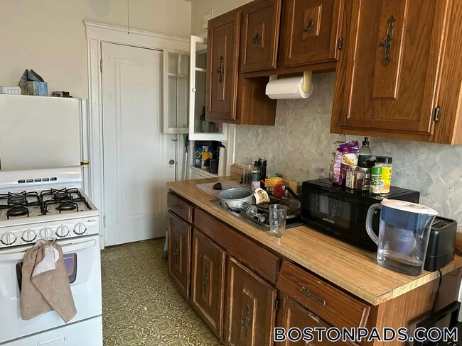 53 Fellsway W in Medford, MA - Building Photo - Building Photo