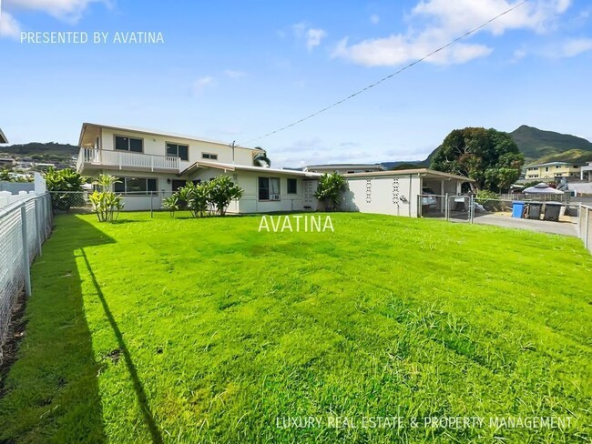 1007 Holoholo St in Kailua, HI - Foto de edificio - Building Photo