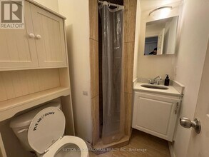 180 Carlton St. in Toronto, ON - Building Photo - Building Photo