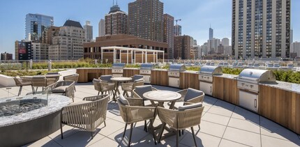 1212 N La Salle Dr, Unit 1505 in Chicago, IL - Building Photo - Building Photo