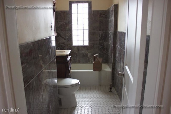 120 Gladstone St-Unit -Apt 2 in Boston, MA - Building Photo - Building Photo