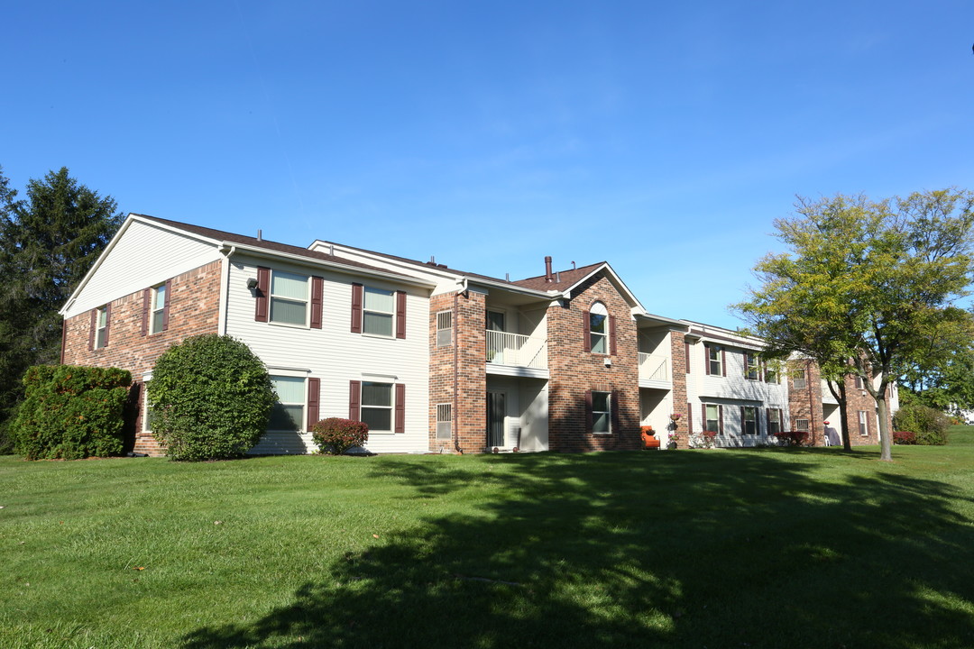 Swan Harbour Apartments in Northville, MI - Foto de edificio
