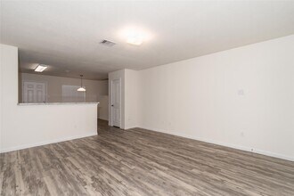 5456 Quail Cove Ln in Houston, TX - Building Photo - Building Photo