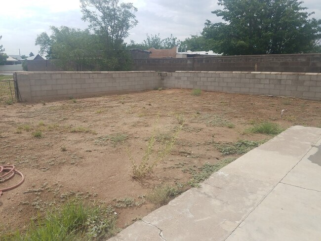 1204 S Gold Ave in Deming, NM - Building Photo - Building Photo